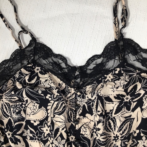 Lace Trim Romper - Black and Cream - Picture 3 of 8